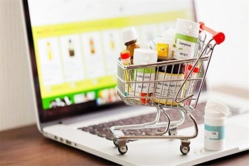 مذاکره مجدد با وزارت بهداشت در رابطه با فروش اینترنتی دارو